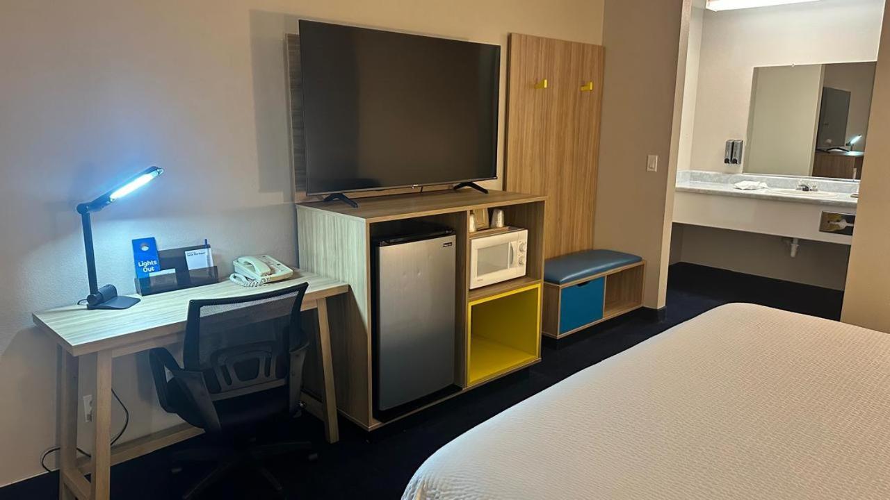 Days Inn By Wyndham Ridgecrest Near China Lake Naval Station Екстериор снимка