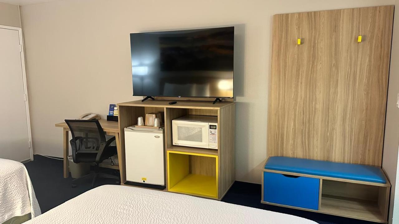Days Inn By Wyndham Ridgecrest Near China Lake Naval Station Екстериор снимка